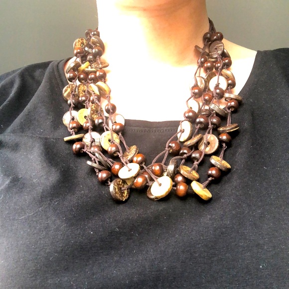 Beautiful necklace - Picture 1 of 2